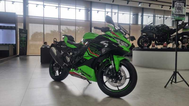 Ratusan Orang Daftar Raffle Kawasaki Ninja ZX-4RR, Cuma 15 Orang Terpilih Ratusan Orang Daftar Raffle Kawasaki Ninja ZX-4RR, Cuma 15 Orang Terpilih