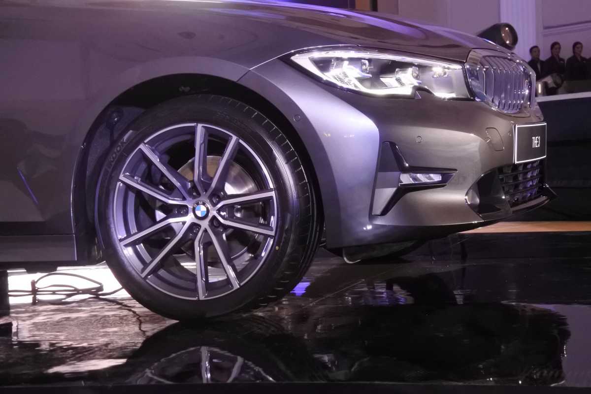 FOTO: Fitur Canggih BMW 320i Sport yang Dibanderol Rp 849 Juta FOTO: Fitur Canggih BMW 320i Sport yang Dibanderol Rp 849 Juta