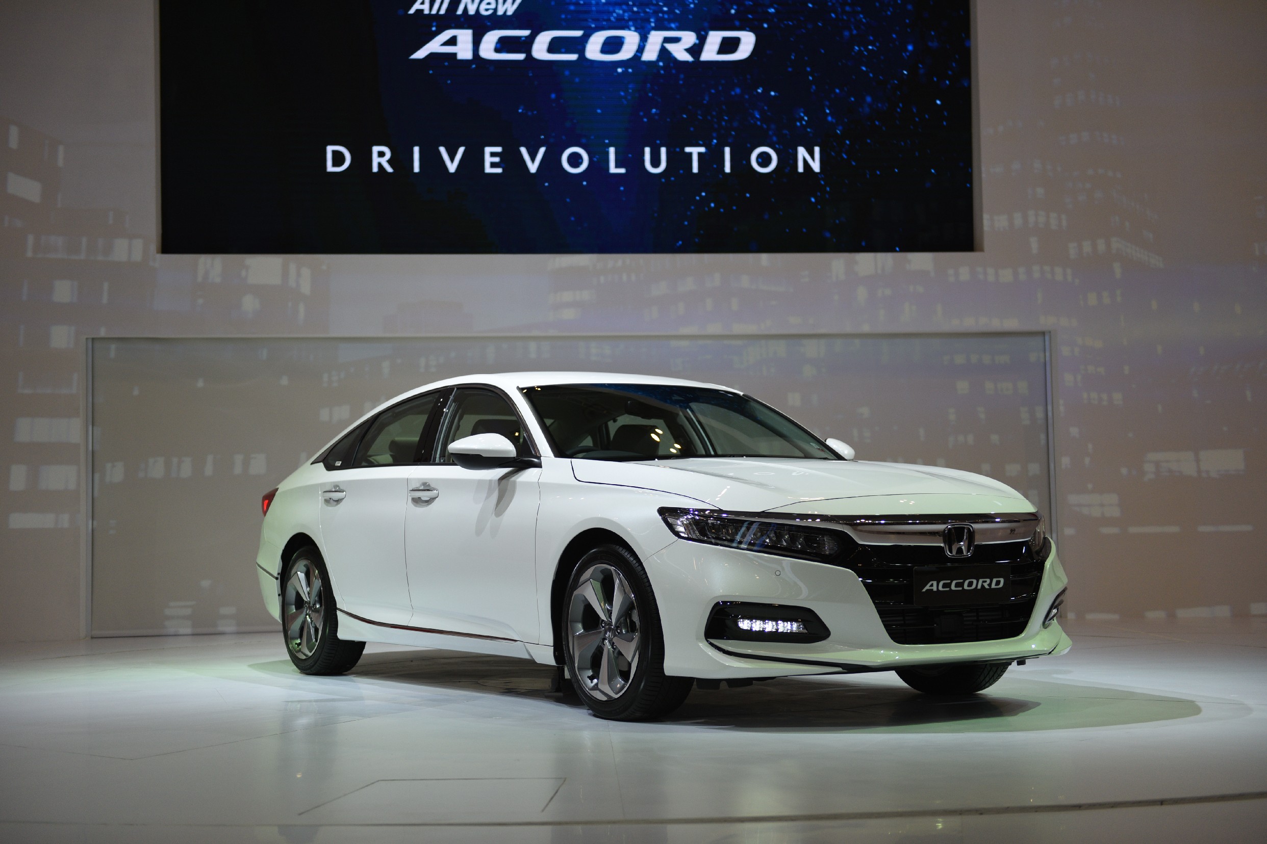 GIIAS 2019: Honda Accord yang Kini Makin Sporty dan Berturbo GIIAS 2019: Honda Accord yang Kini Makin Sporty dan Berturbo