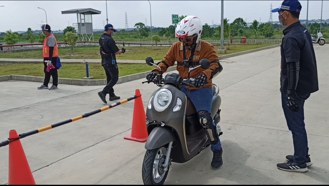 Test Ride Honda Scoopy, Pengendalian Lebih Nampol Test Ride Honda Scoopy, Pengendalian Lebih Nampol