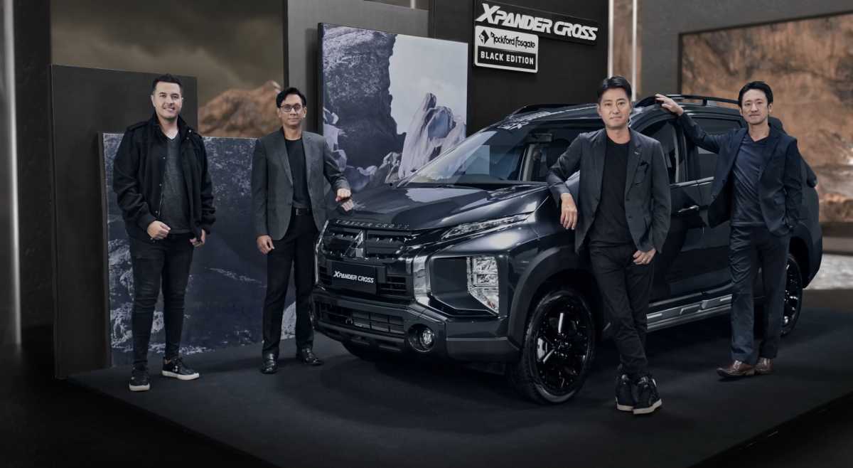 Harga Mitsubishi Xpander Cross Rockford Fosgate Black Edition Tembus Rp300 Juta Harga Mitsubishi Xpander Cross Rockford Fosgate Black Edition Tembus Rp300 Juta