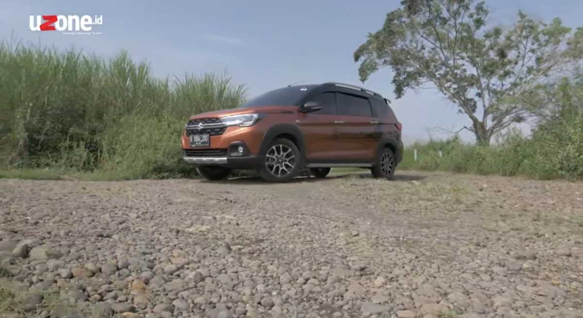 Low SUV Terlaris: Suzuki XL7 Ungguli Rush dan Xpander Cross Low SUV Terlaris: Suzuki XL7 Ungguli Rush dan Xpander Cross