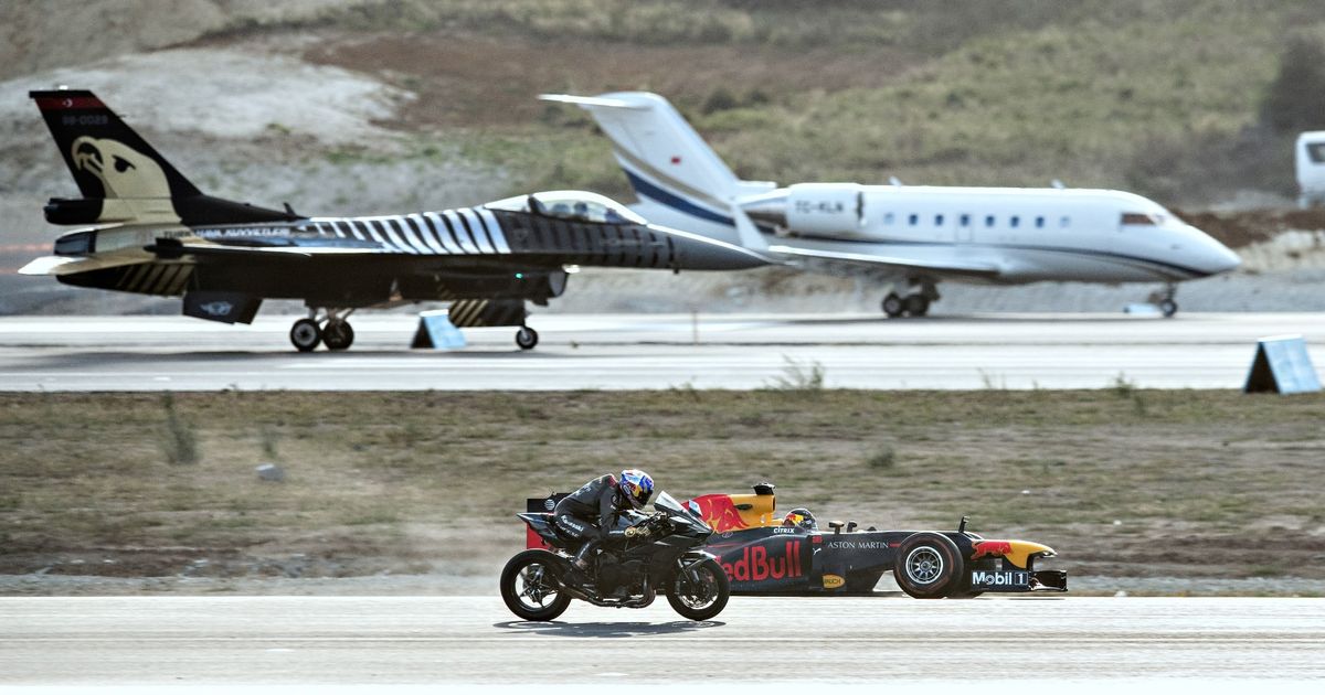 Adu Kencang Kawasaki Ninja H2, Mobil F1 dan Pesawat Tempur, The Winner Is? Adu Kencang Kawasaki Ninja H2, Mobil F1 dan Pesawat Tempur, The Winner Is?