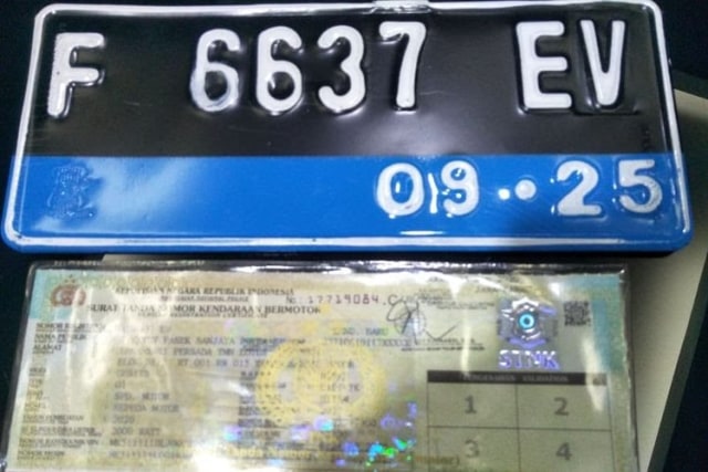 Plat Nomor Mobil Listrik Sudah Terbit, Mobilnya Udah Beli? Plat Nomor Mobil Listrik Sudah Terbit, Mobilnya Udah Beli?