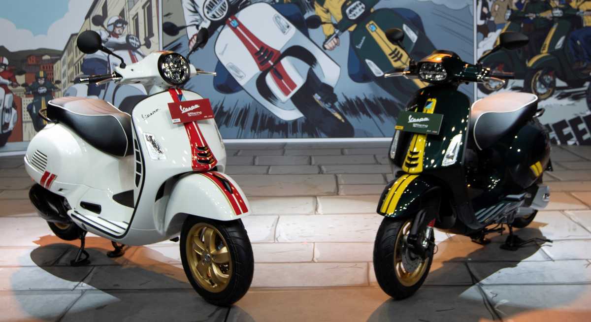 Vespa Racing Sixties GTS 300 HPE Seharga Honda Brio Vespa Racing Sixties GTS 300 HPE Seharga Honda Brio