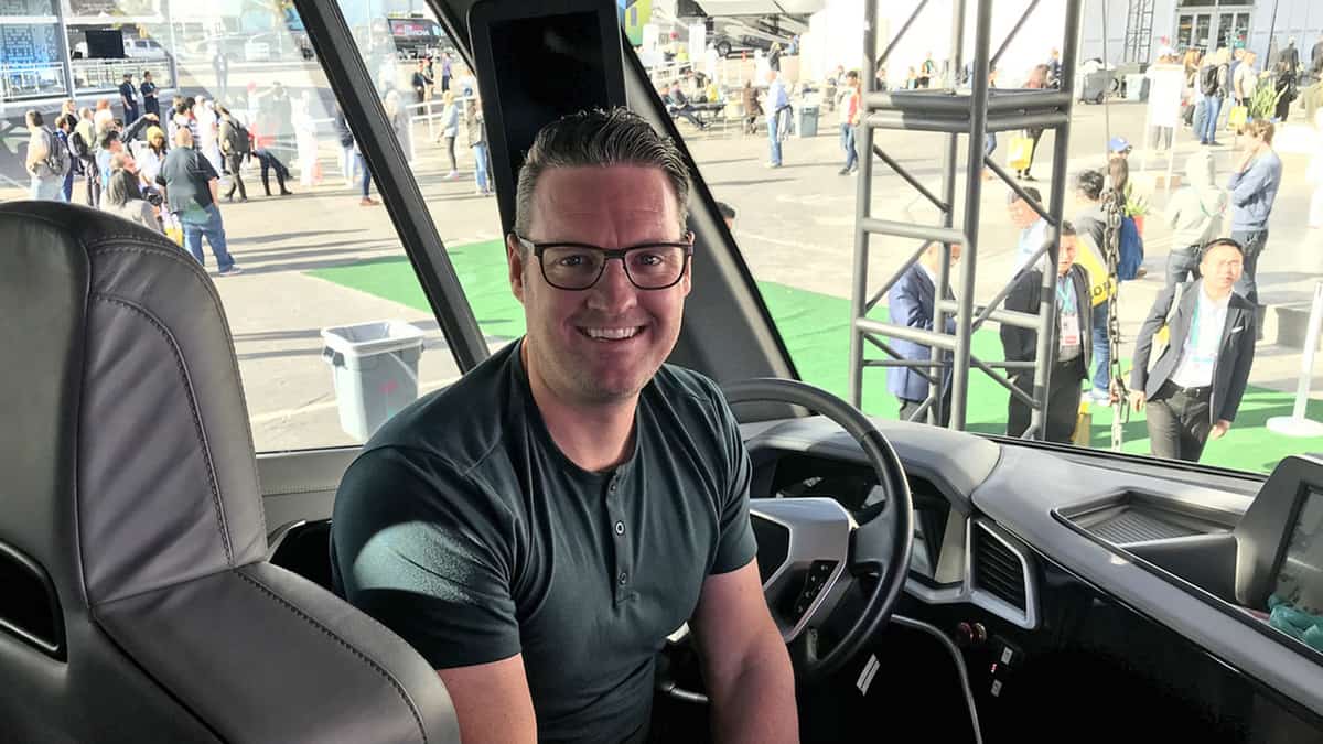 Mengenal Trevor Milton, Milarder Muda Baru Pesaing Elon Musk dari Tesla Mengenal Trevor Milton, Milarder Muda Baru Pesaing Elon Musk dari Tesla