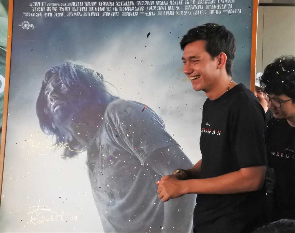 \'Bumi Manusia’ dan ‘Perburuan’, Adipati Dolken vs Iqbaal Ramadhan? \'Bumi Manusia’ dan ‘Perburuan’, Adipati Dolken vs Iqbaal Ramadhan?