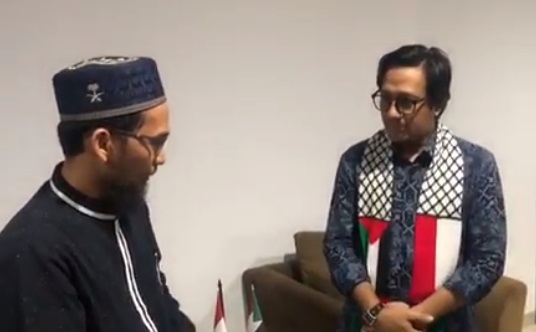 Baikan, Andre Taulany Cium Tangan Ustaz Adi Hidayat Baikan, Andre Taulany Cium Tangan Ustaz Adi Hidayat