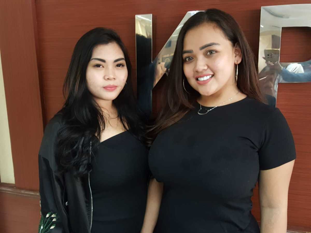 Halangi Jalanan Komplek, Kanopi Mobil Clara 'Duo Semangka' Dibongkar Halangi Jalanan Komplek, Kanopi Mobil Clara 'Duo Semangka' Dibongkar