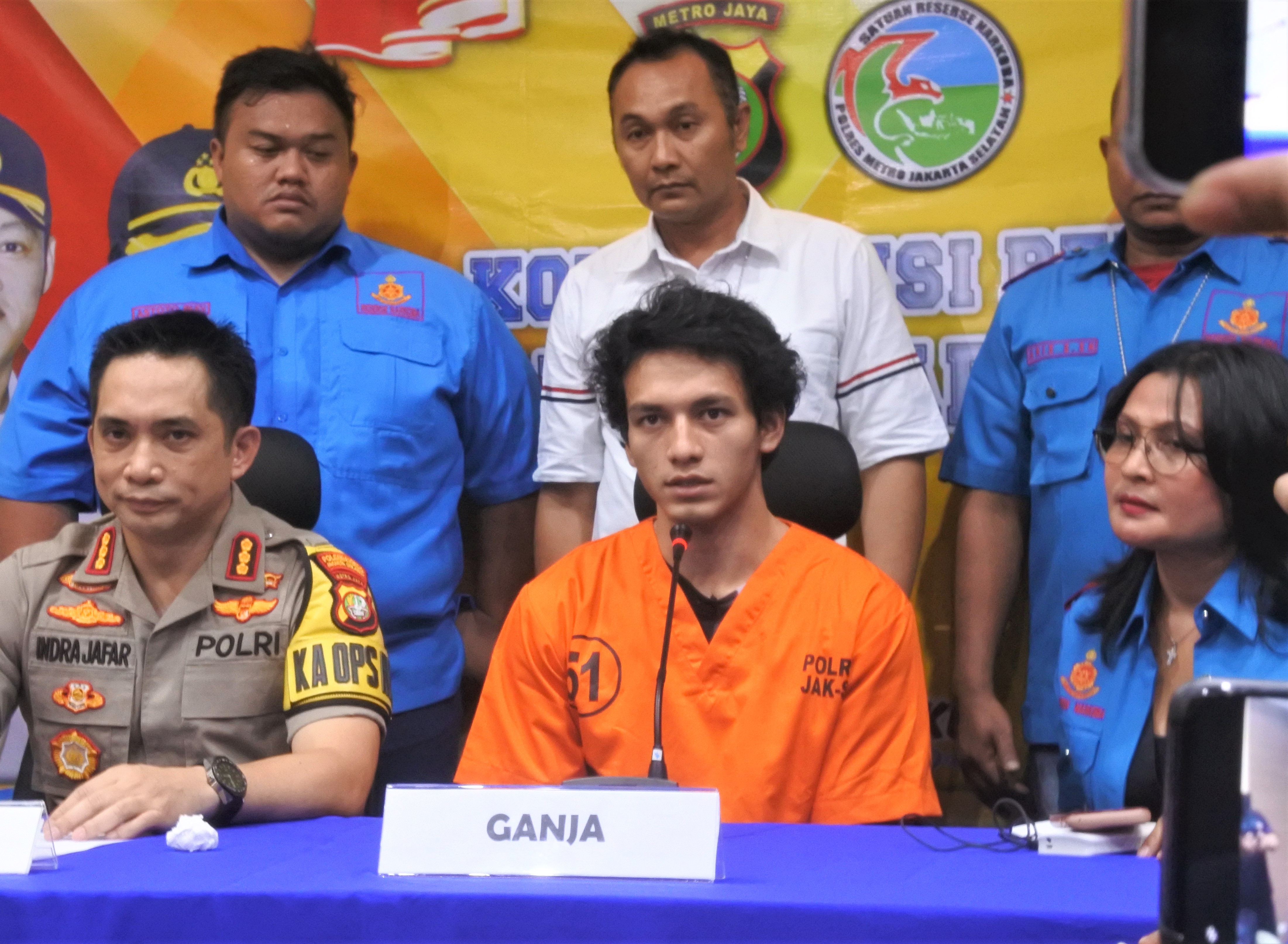 FOTO: Polisi Rilis Jefri Nichol Pakai Baju Tahanan FOTO: Polisi Rilis Jefri Nichol Pakai Baju Tahanan