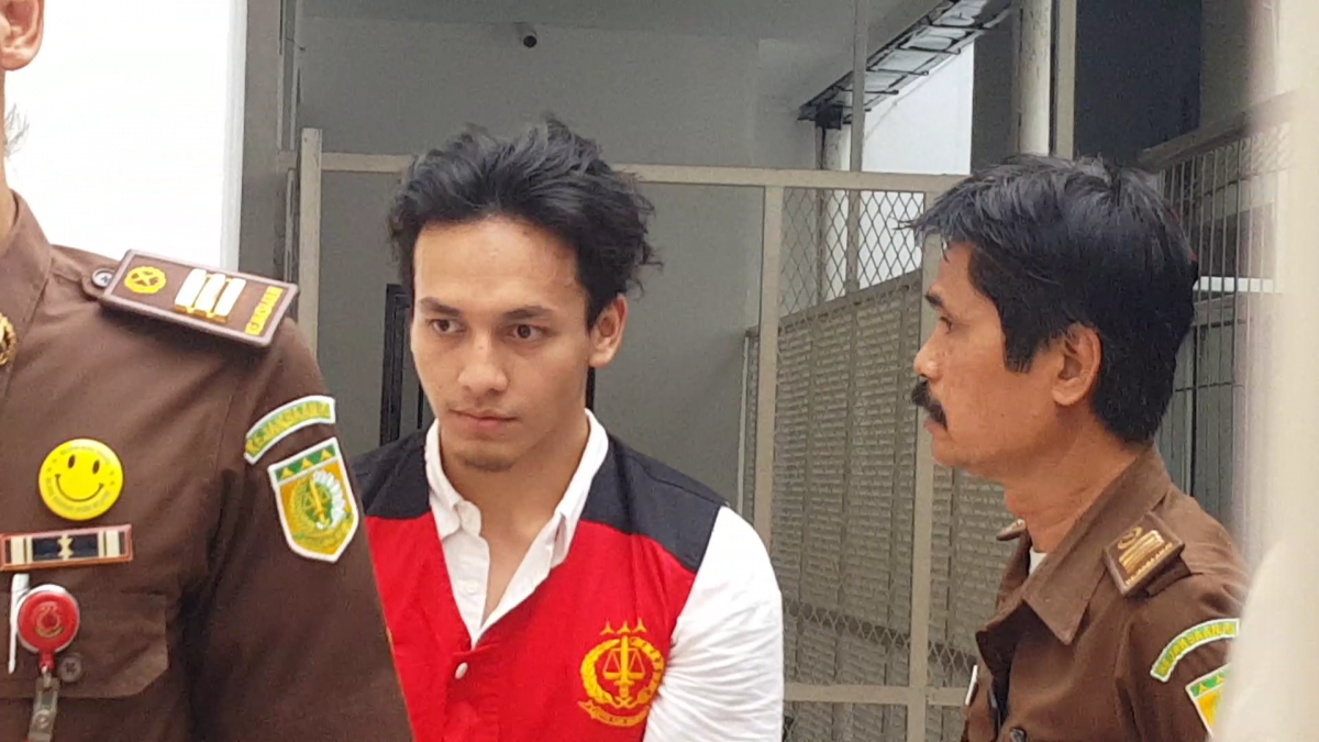 Jefri Nichol Ditawari Ganja saat Nongkrong di McD Kemang Jefri Nichol Ditawari Ganja saat Nongkrong di McD Kemang