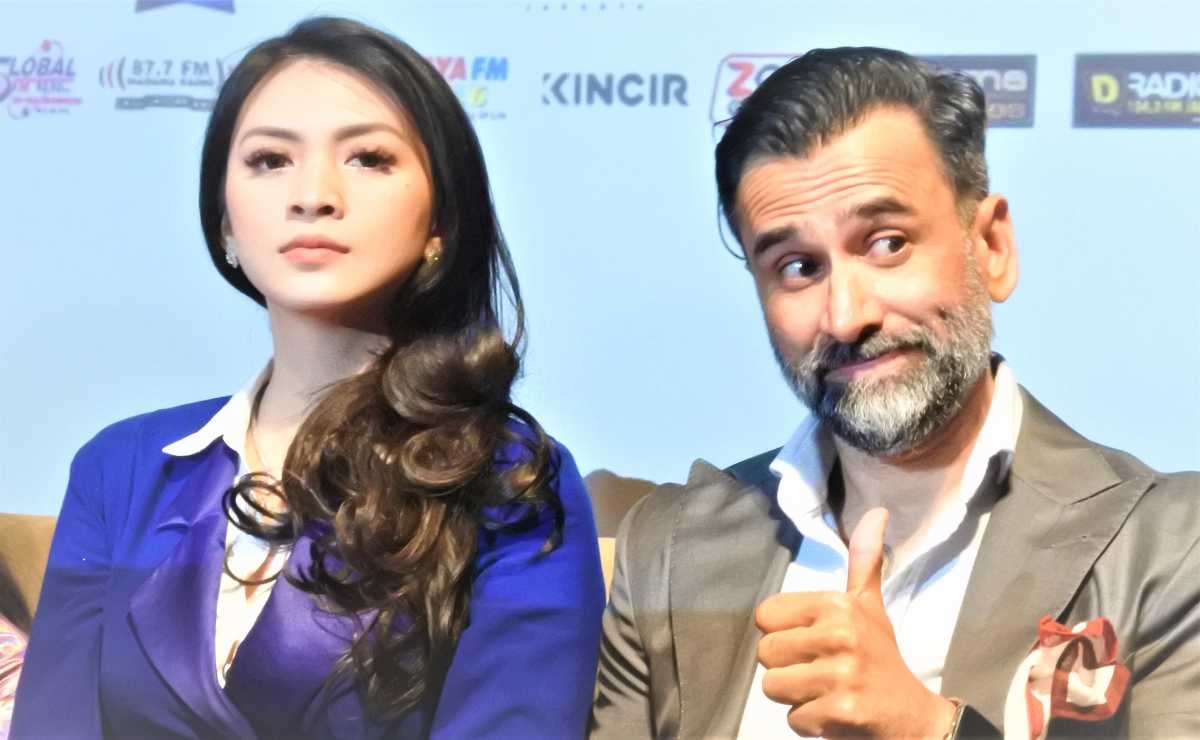 Jeremy Thomas Mesra dengan Donita Jeremy Thomas Mesra dengan Donita