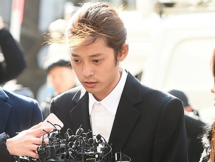 Tersangka Video Mesum Jung Joon Young Kini Baca Komik di Penjara Tersangka Video Mesum Jung Joon Young Kini Baca Komik di Penjara