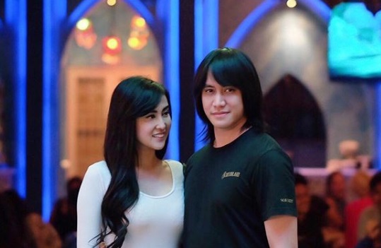 Vicy Melanie Mau Pacari Kevin Aprilio saat Punya Hutang Rp17 Miliar Vicy Melanie Mau Pacari Kevin Aprilio saat Punya Hutang Rp17 Miliar