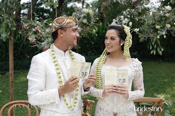 Tonton, Raisa dan Hamish Daud Bulan Madu di Italia Tonton, Raisa dan Hamish Daud Bulan Madu di Italia