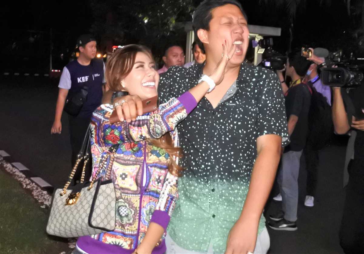 Polisi Geledah Rumah Rey Utami-Pablo, Ditemukan Hal Mengejutkan Polisi Geledah Rumah Rey Utami-Pablo, Ditemukan Hal Mengejutkan