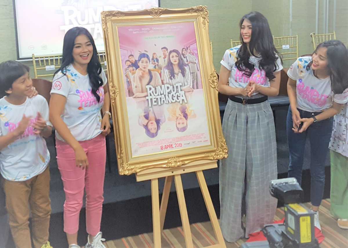 Sinopsis 'Rumput Tetangga' yang Siap Tayang 18 April 2019 Sinopsis 'Rumput Tetangga' yang Siap Tayang 18 April 2019