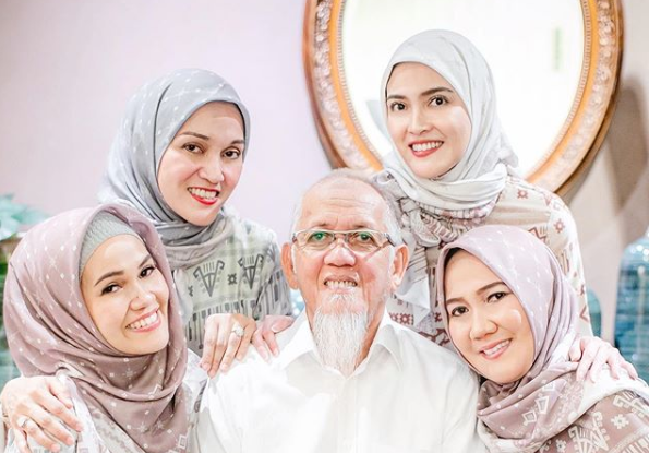 Shandy Aulia Pakai Hijab, Ayah: Masya Allah Shandy Aulia Pakai Hijab, Ayah: Masya Allah