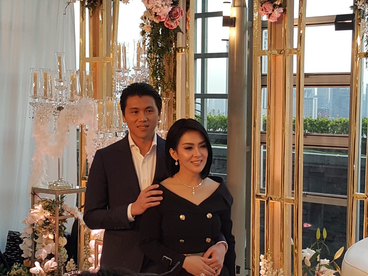 Hotman Paris Gerebek Jet Pribadi yang Dipakai Syahrini Hotman Paris Gerebek Jet Pribadi yang Dipakai Syahrini