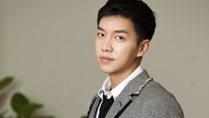 Viral Video Lee Seung Gi Bertemu Mbah Satinem di Yogya Viral Video Lee Seung Gi Bertemu Mbah Satinem di Yogya