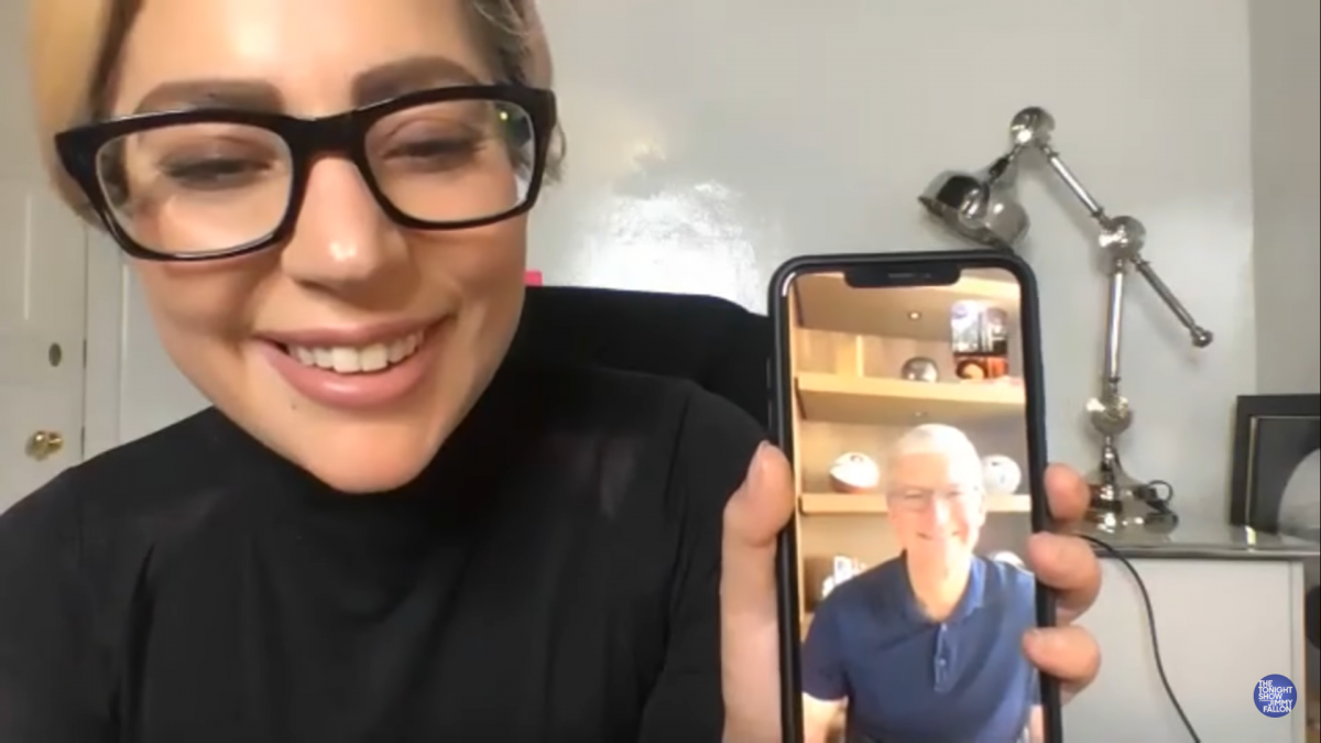 Lady Gaga Minta Sumbangan USD 10 Juta ke CEO Apple Lady Gaga Minta Sumbangan USD 10 Juta ke CEO Apple