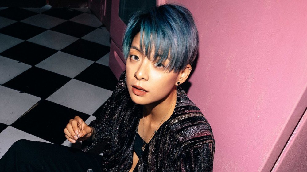 Amber Sudah Tanda Tangan Kontrak dengan Steel Wool Entertainment dan Siap Rilis Album Solo Amber Sudah Tanda Tangan Kontrak dengan Steel Wool Entertainment dan Siap Rilis Album Solo