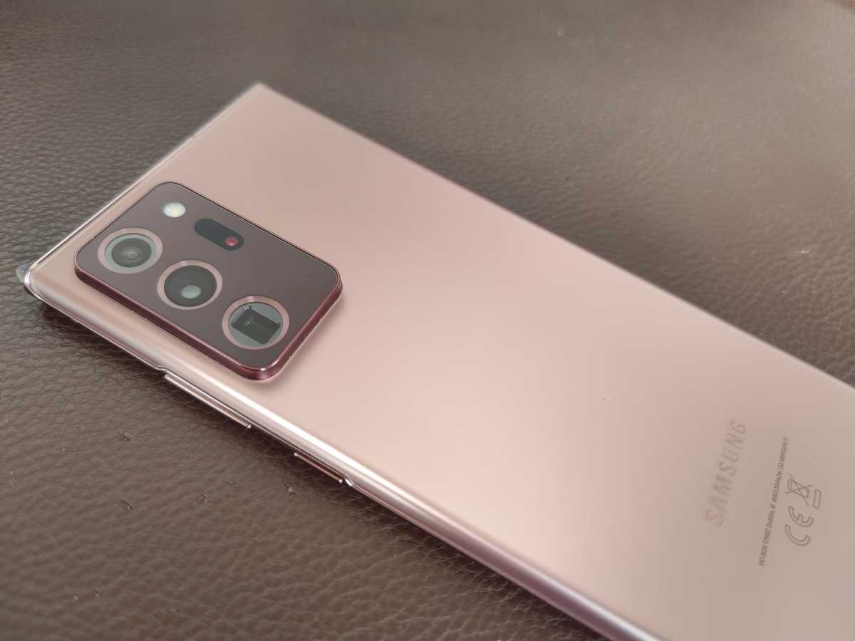 Habis Ledek iPhone 12, Samsung Ikutan Jualan Ponsel Tanpa Kepala Charger? Habis Ledek iPhone 12, Samsung Ikutan Jualan Ponsel Tanpa Kepala Charger?