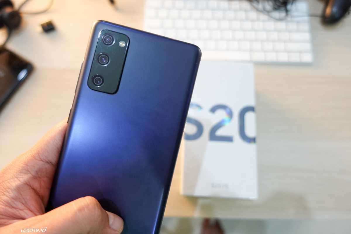 Review Samsung Galaxy S20 FE: Flagship kok Bisa Murah? Review Samsung Galaxy S20 FE: Flagship kok Bisa Murah?