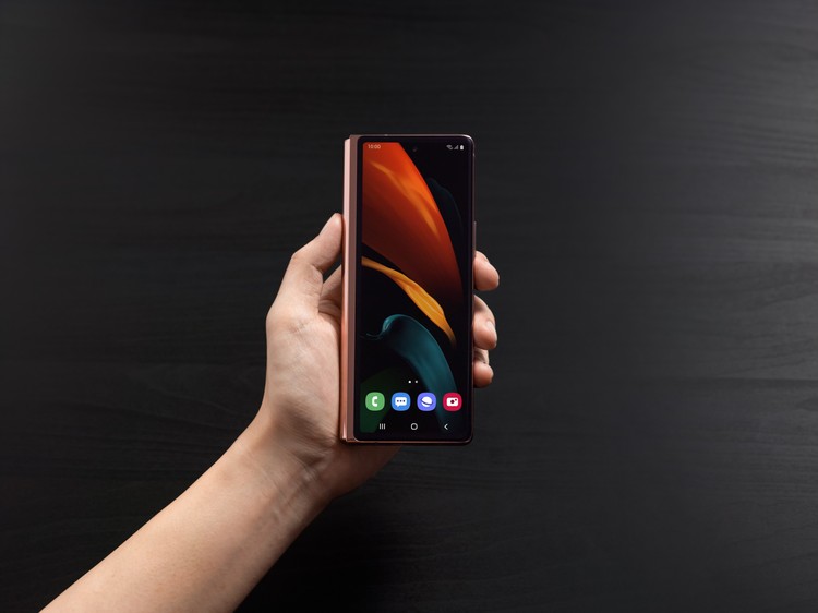 FOTO Samsung Galaxy Z Fold 2, Ponsel Lipat Rp 29 Juta FOTO Samsung Galaxy Z Fold 2, Ponsel Lipat Rp 29 Juta