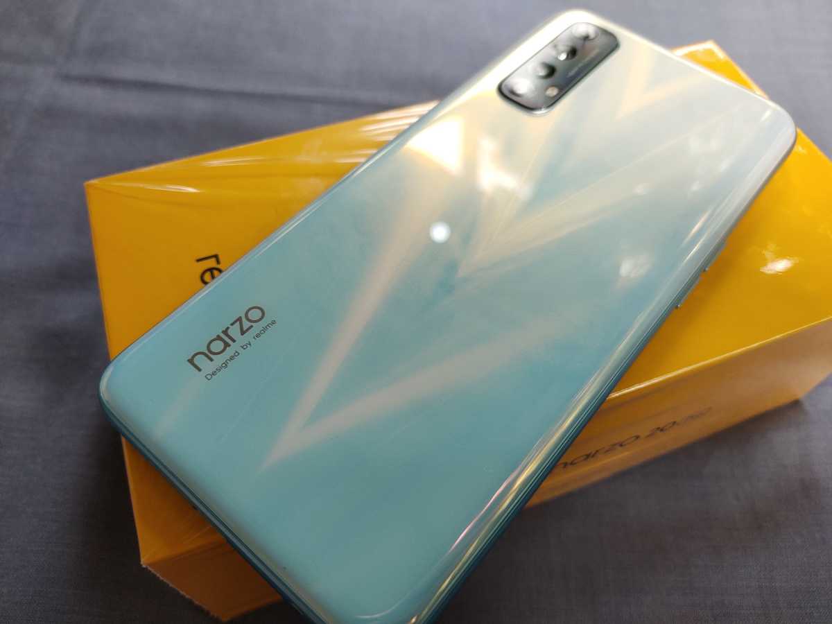 FOTO: Jelajah Detail Bodi Realme Narzo 20 Pro FOTO: Jelajah Detail Bodi Realme Narzo 20 Pro
