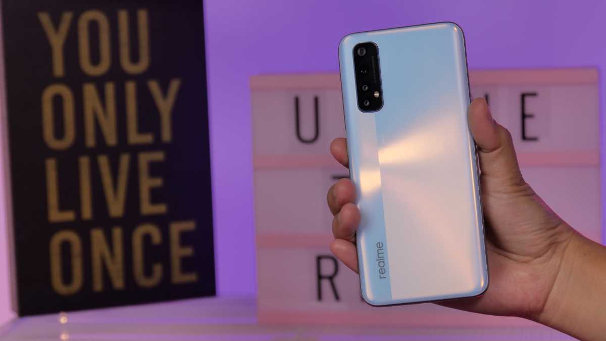 Galeri Foto: Lebih Dekat dengan Realme 7 Galeri Foto: Lebih Dekat dengan Realme 7