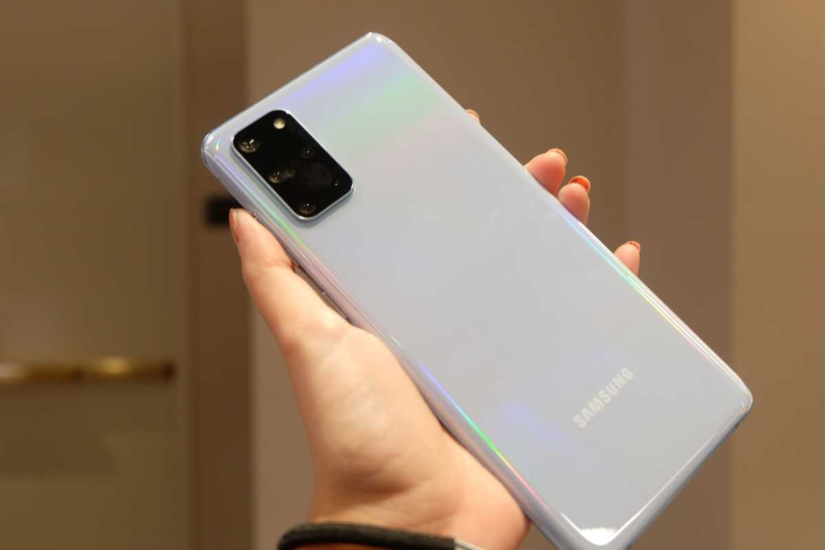 Hapus Unggahan Ejekan ke Apple, Samsung Singkirkan Kepala Charger Trio Galaxy S21?
