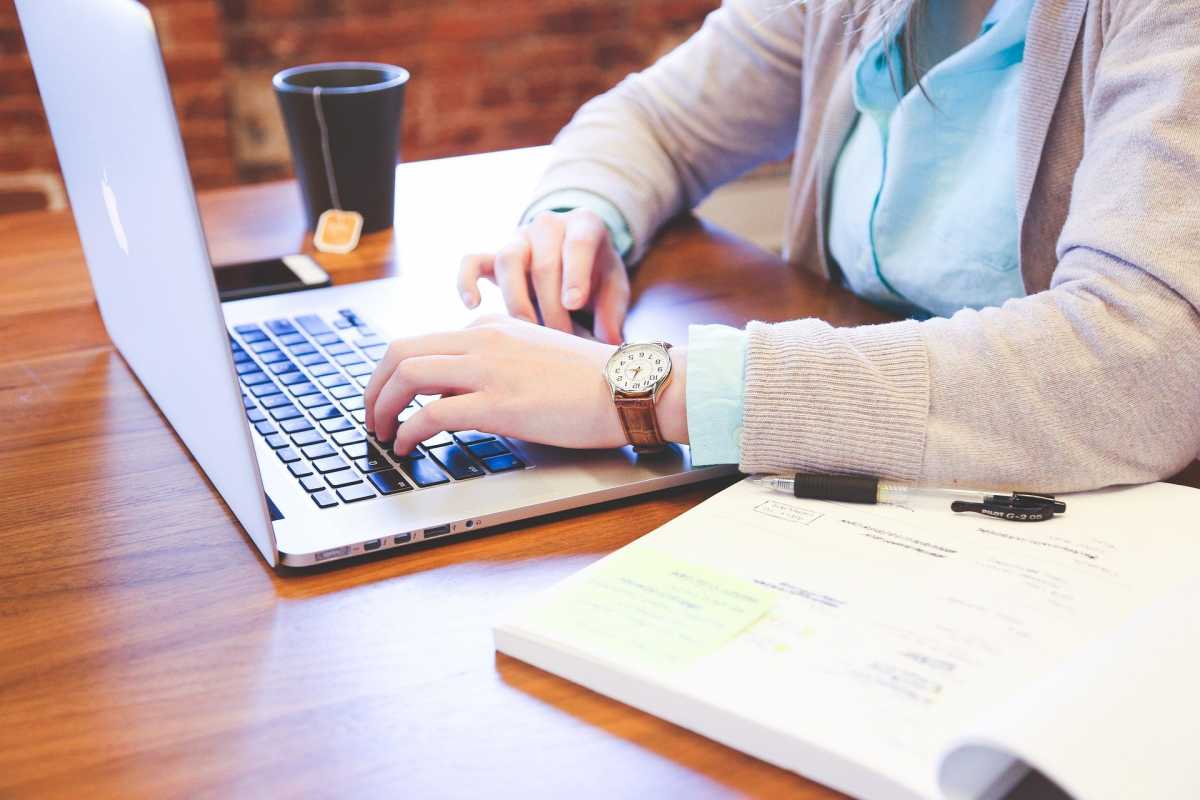 Cara Undang Teman untuk Meeting Online Pakai UMeetMe Cara Undang Teman untuk Meeting Online Pakai UMeetMe