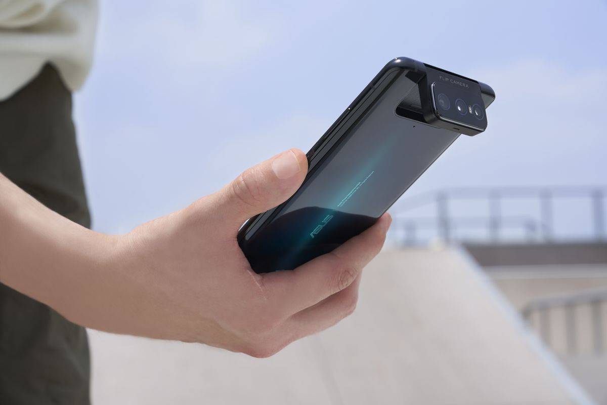 Membedah Tiga Kamera Asus Zenfone 7 yang Bisa Diputar Membedah Tiga Kamera Asus Zenfone 7 yang Bisa Diputar