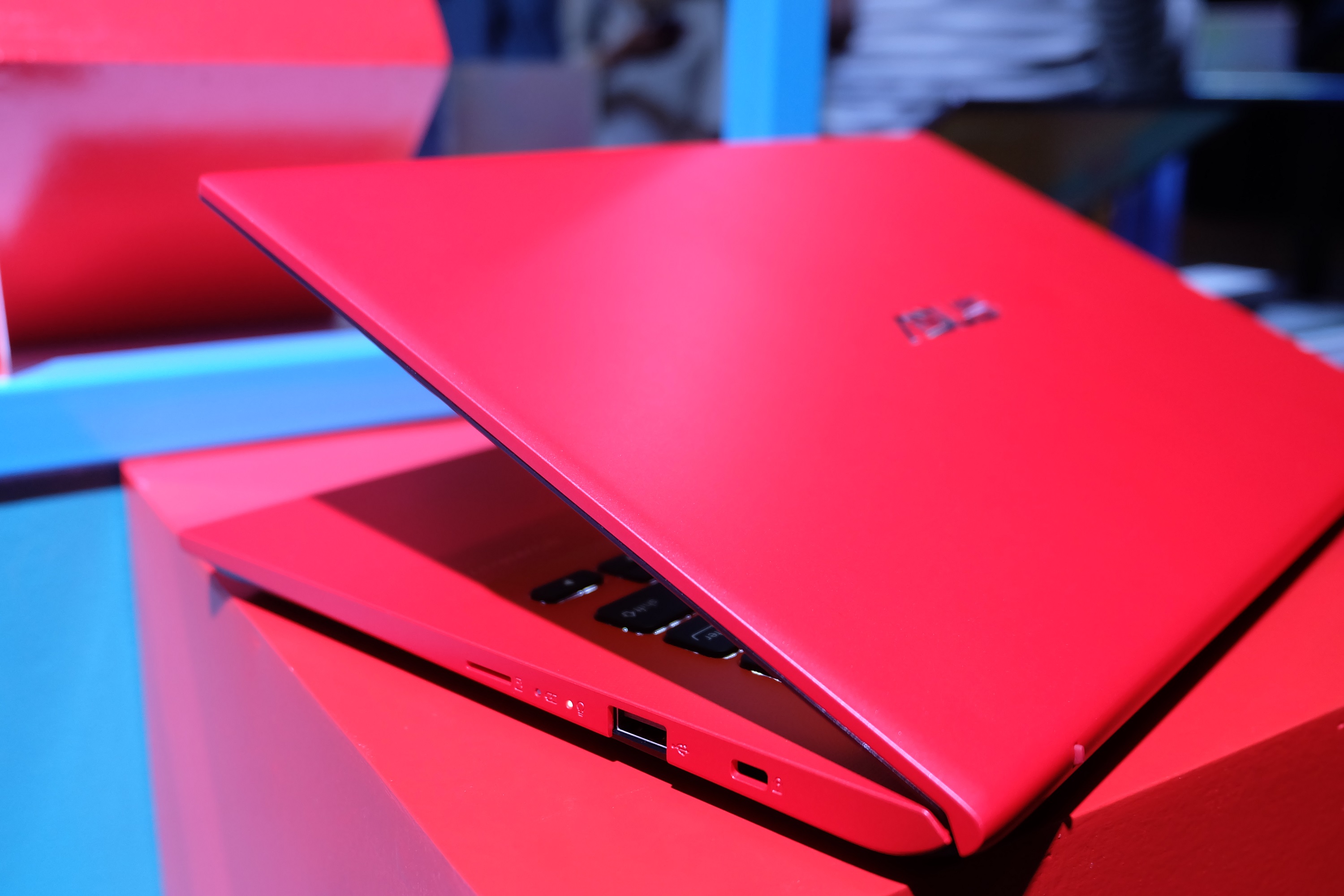 Asus Rilis VivoBook Ultra A412, Paling Murah Rp7,59 Juta Asus Rilis VivoBook Ultra A412, Paling Murah Rp7,59 Juta