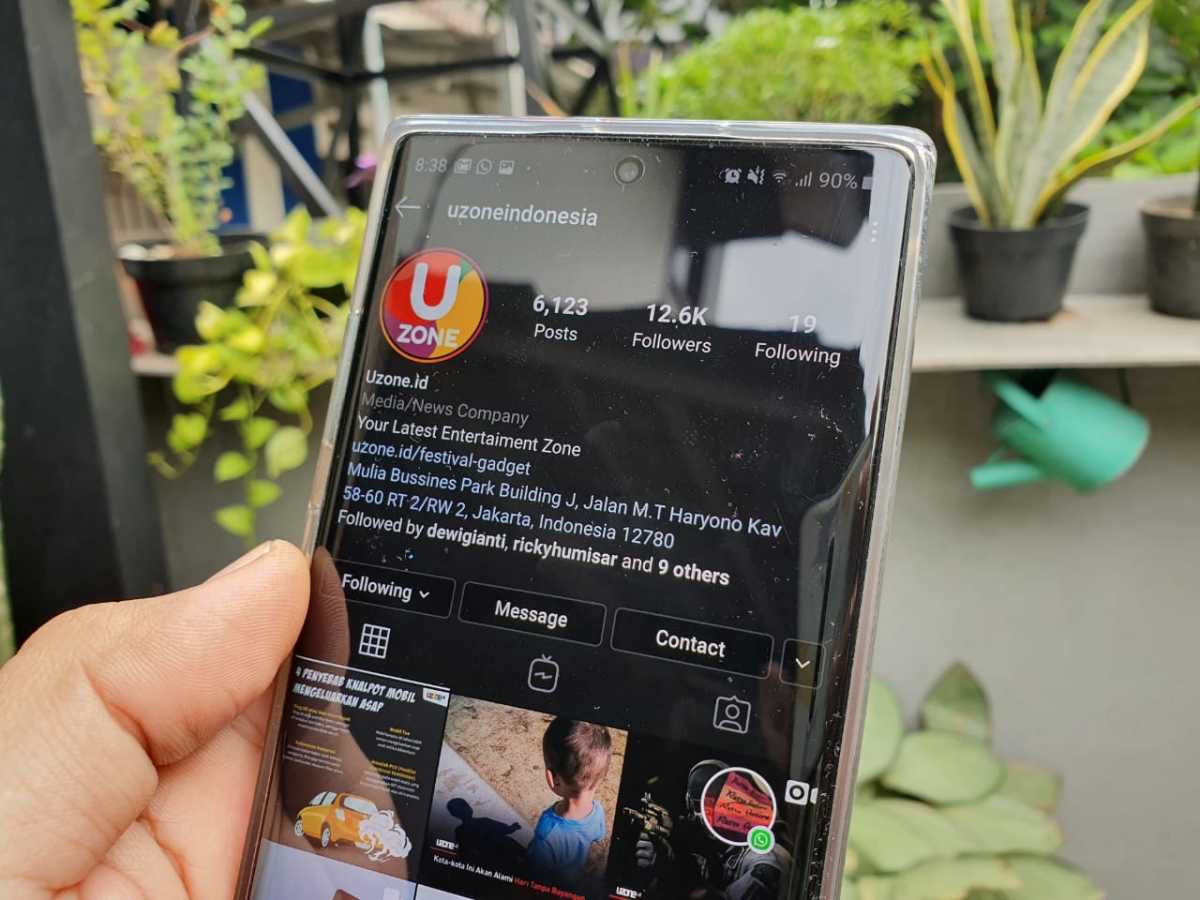 Asik! Instagram Tetiba Berubah jadi Serba Gelap di Android Asik! Instagram Tetiba Berubah jadi Serba Gelap di Android