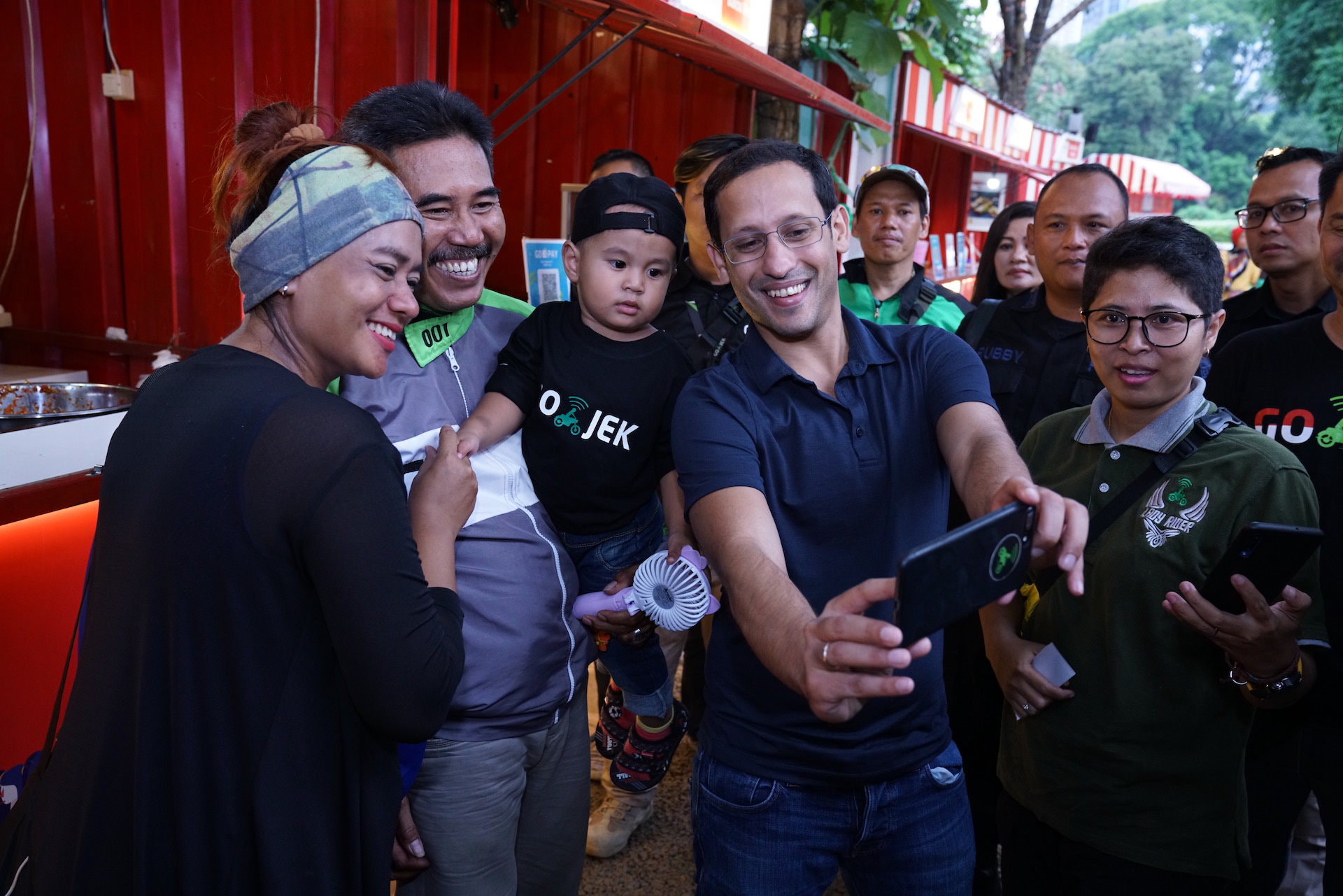 Nadiem Makarim Ditunjuk jadi Menteri Pendidikan dan Kebudayaan Nadiem Makarim Ditunjuk jadi Menteri Pendidikan dan Kebudayaan