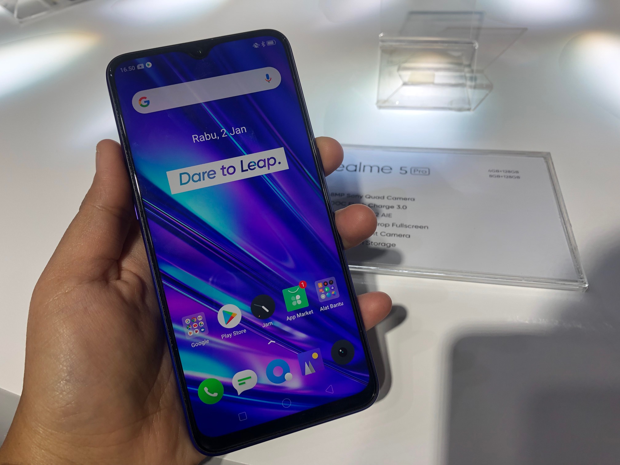 Spesifikasi Realme 5 Pro, Termasuk <i>Mevvah</i> untuk Ponsel Rp 2,9 Juta Spesifikasi Realme 5 Pro, Termasuk <i>Mevvah</i> untuk Ponsel Rp 2,9 Juta