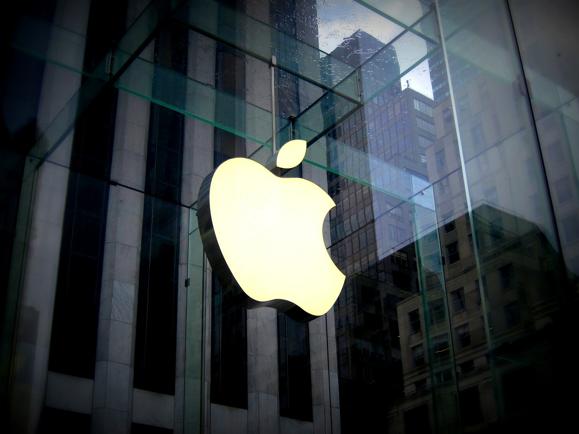 Apple Pasang <i>Billboard</i> ini untuk Ledek Google? Apple Pasang <i>Billboard</i> ini untuk Ledek Google?