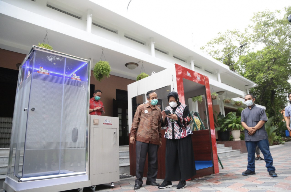 Intip Bilik Sterilisasi untuk Cegah Covid-19 Buatan Institut Teknologi Telkom Surabaya Intip Bilik Sterilisasi untuk Cegah Covid-19 Buatan Institut Teknologi Telkom Surabaya
