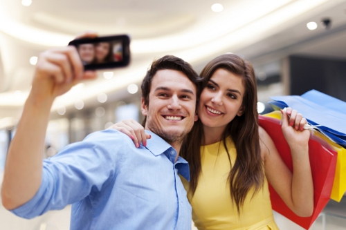 5 Alasan Kenapa Cowok Suka Selfie 5 Alasan Kenapa Cowok Suka Selfie