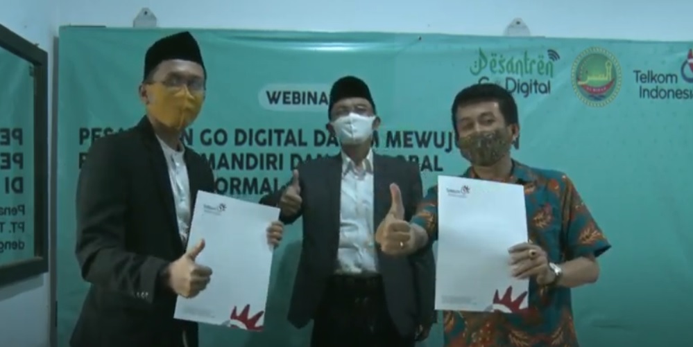 Melongok Kecanggihan Pesantren Go Digital ala Telkom Melongok Kecanggihan Pesantren Go Digital ala Telkom