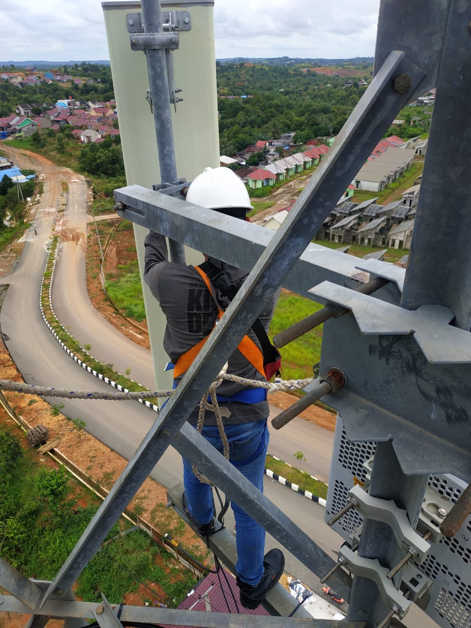 XL Axiata Siapkan 190 BTS di Sepanjang Jalur Tol Balsam XL Axiata Siapkan 190 BTS di Sepanjang Jalur Tol Balsam
