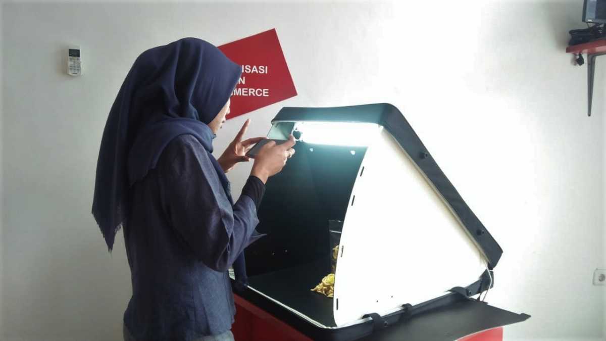 Telkom Bangkitkan Kembali UKM Terdampak Covid-19 Pakai Titip Jual Telkom Bangkitkan Kembali UKM Terdampak Covid-19 Pakai Titip Jual