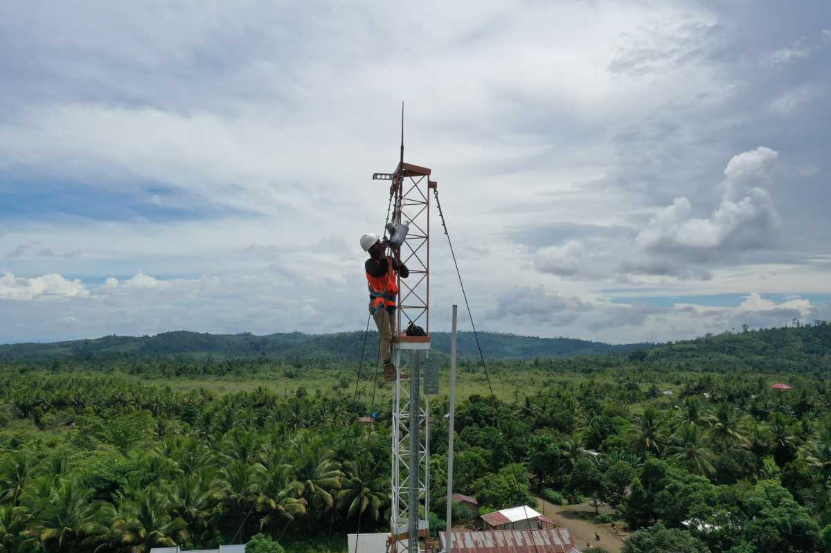 1083 Unit BTS USO Akan Terkoneksi dengan 4G LTE 1083 Unit BTS USO Akan Terkoneksi dengan 4G LTE