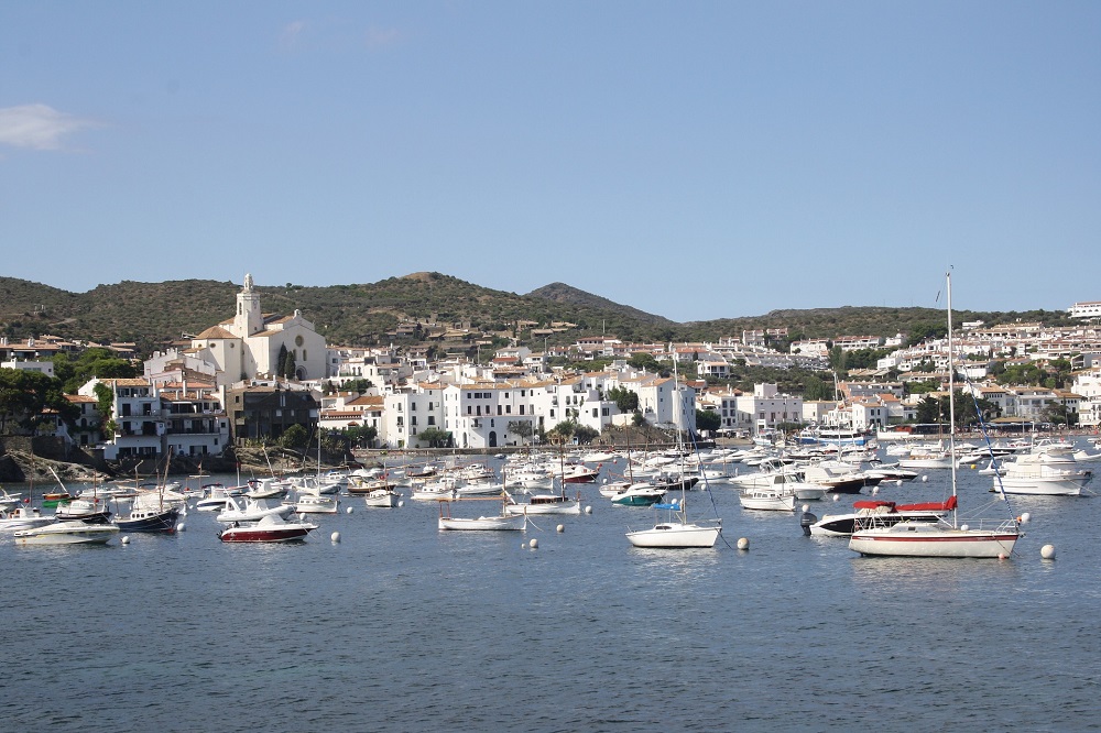 Coba Ajak Pasangan Kamu ke Cadaqués, Kota Paling Romantis di Spanyol Coba Ajak Pasangan Kamu ke Cadaqués, Kota Paling Romantis di Spanyol