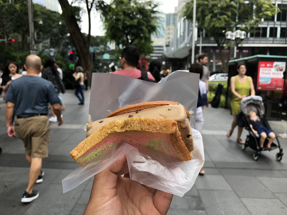 Tidak Pernah Bosan Makan Ice Cream Uncle di Orchard Road Singapura Tidak Pernah Bosan Makan Ice Cream Uncle di Orchard Road Singapura