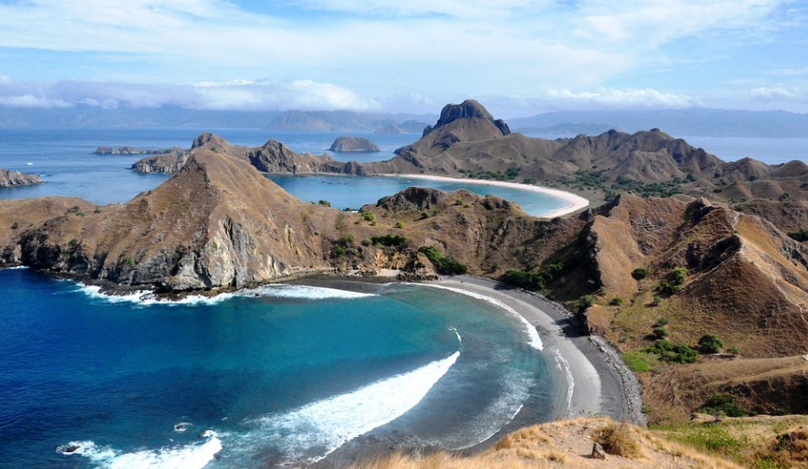 Pulau Komodo Masuk Daftar 10 Pulau Tercantik Dunia Versi CNN Pulau Komodo Masuk Daftar 10 Pulau Tercantik Dunia Versi CNN