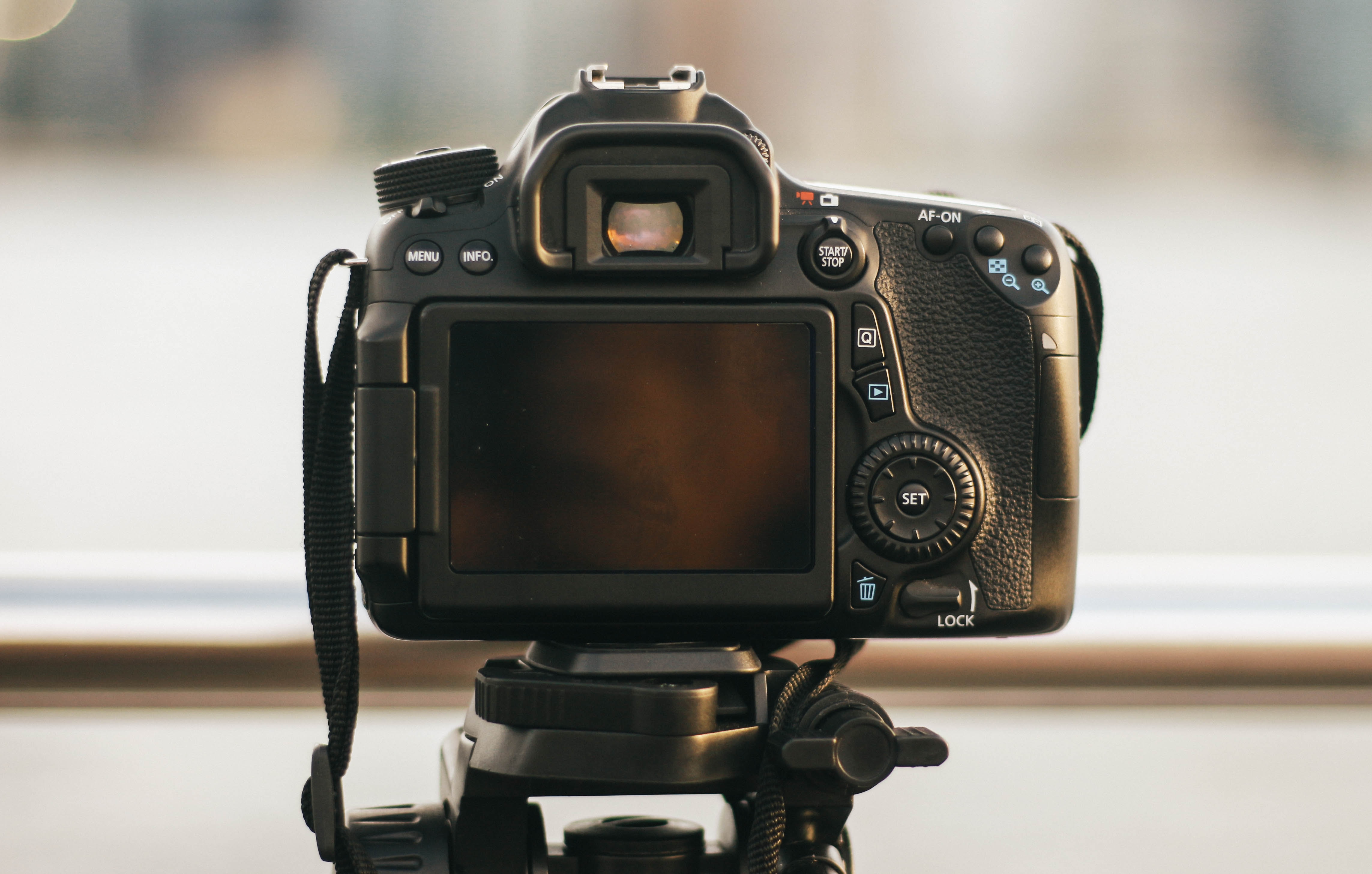 Ponsel Berlensa Canggih 'Bunuh' Kamera DSLR Gak, sih? Ponsel Berlensa Canggih 'Bunuh' Kamera DSLR Gak, sih?