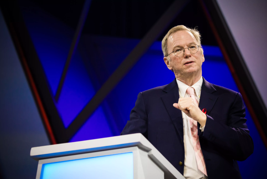 Mantan CEO Google Eric Schmidt Angkat Kaki dari Perusahaan Mantan CEO Google Eric Schmidt Angkat Kaki dari Perusahaan